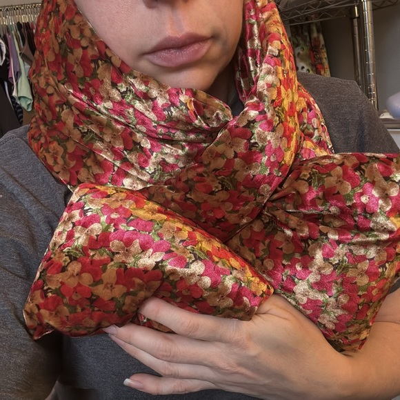 *NEW* ANTHROPOLOGIE GARNET VELVET PUFFER SCARF - Picture 6 of 6